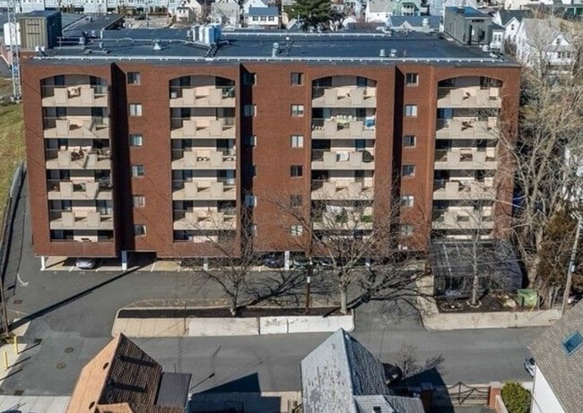 Building Photo - 39 Parlin St