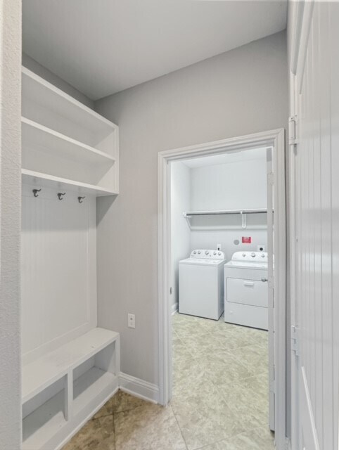 Foto del edificio - 2119 Llerena Ln