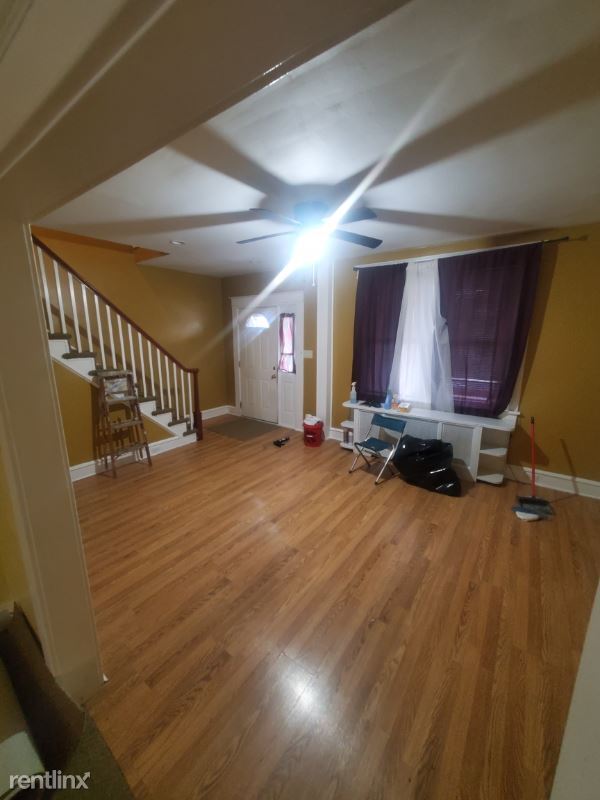 Foto del edificio - 3 br, 1 bath Townhome - 408 N Clayton St