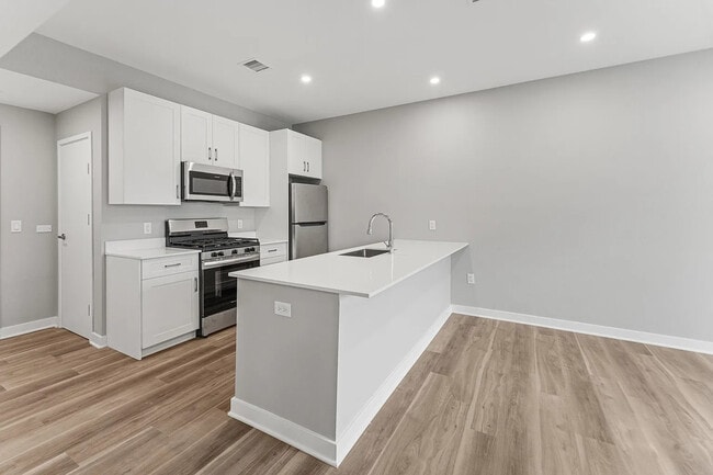 Building Photo - 475 Communipaw Ave