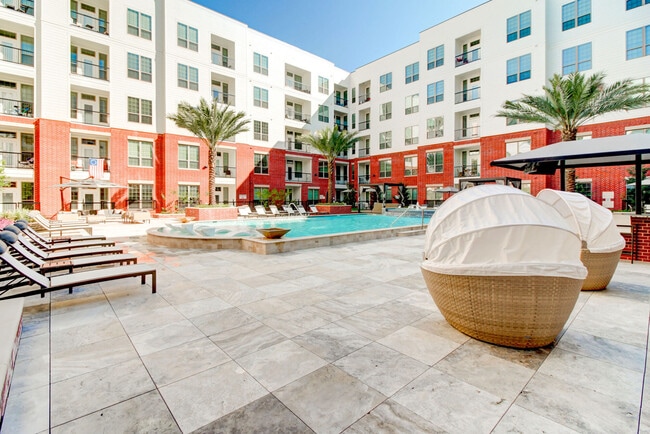 Building Photo - 2111 Austin Apartments