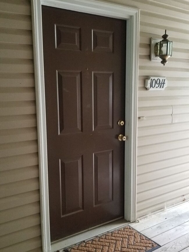 Foto del edificio - 109 Stratford Dr