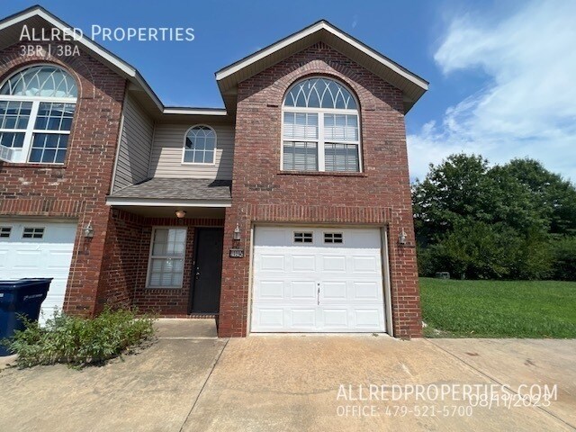 Foto del edificio - $500 OFF 1ST FULL MONTH"S RENT!!  3 Bed 2....