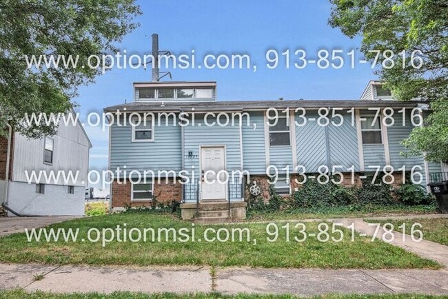 Building Photo - **Spacious 2-Bedroom Duplex in a Cul-de-Sac!**