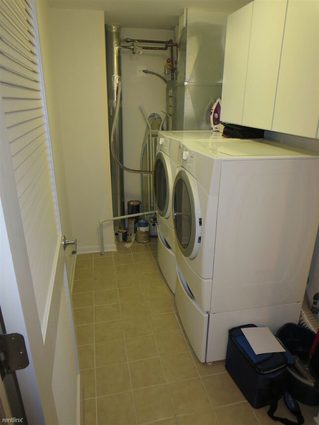 Foto del edificio - 3401 Wellington Ct