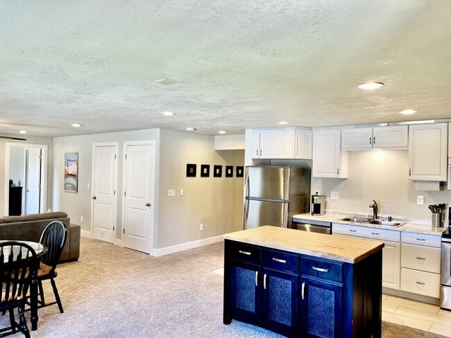 Building Photo - 14547 Broomfield Dr