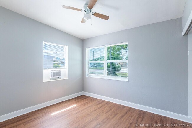Building Photo - 191 Tulip Tree Dr
