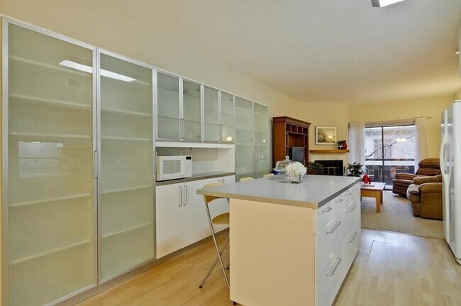 Building Photo - 1850 Tradan Dr