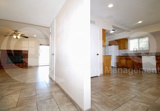 Foto del edificio - 9609 E 29th St