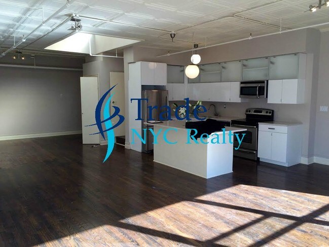 Building Photo - 115 W 23rd St