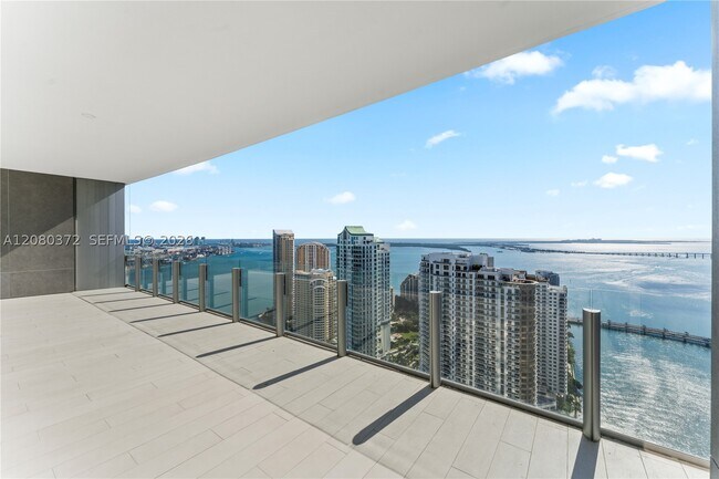 Foto del edificio - 300 Biscayne Blvd