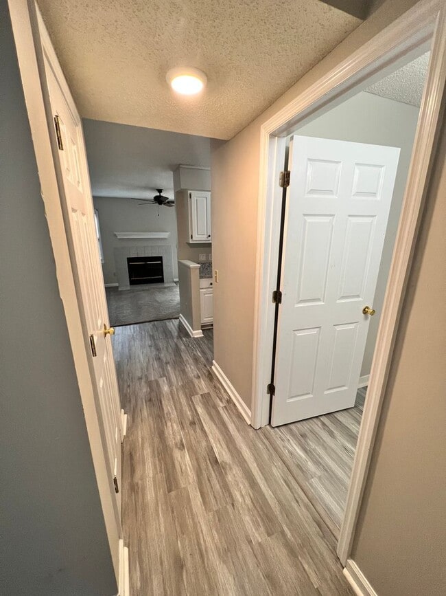 Building Photo - 575 Heritage