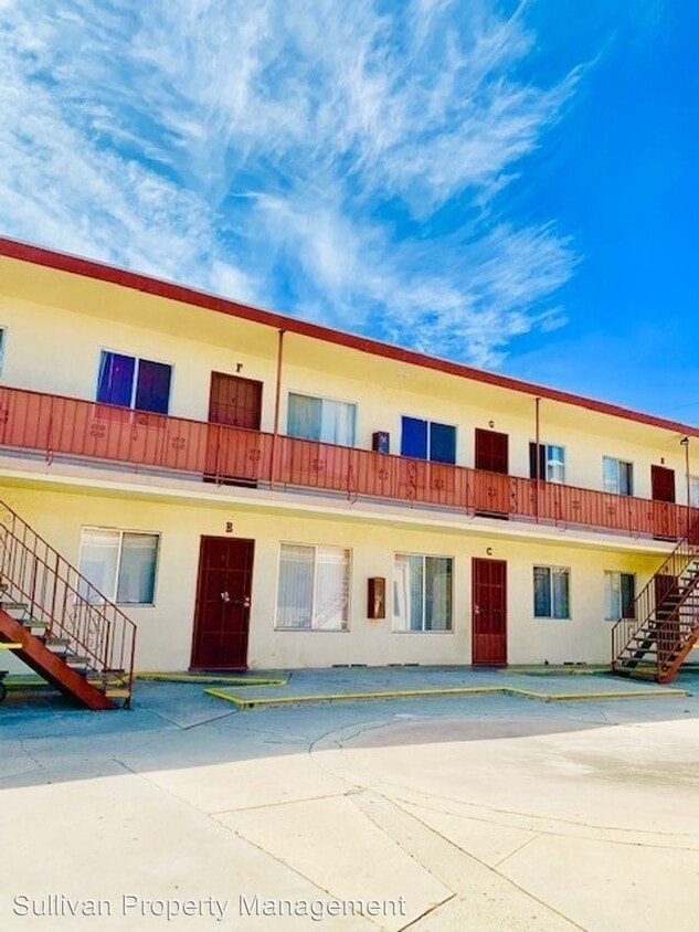 Primary Photo - 119-135 S Fahrion Pl