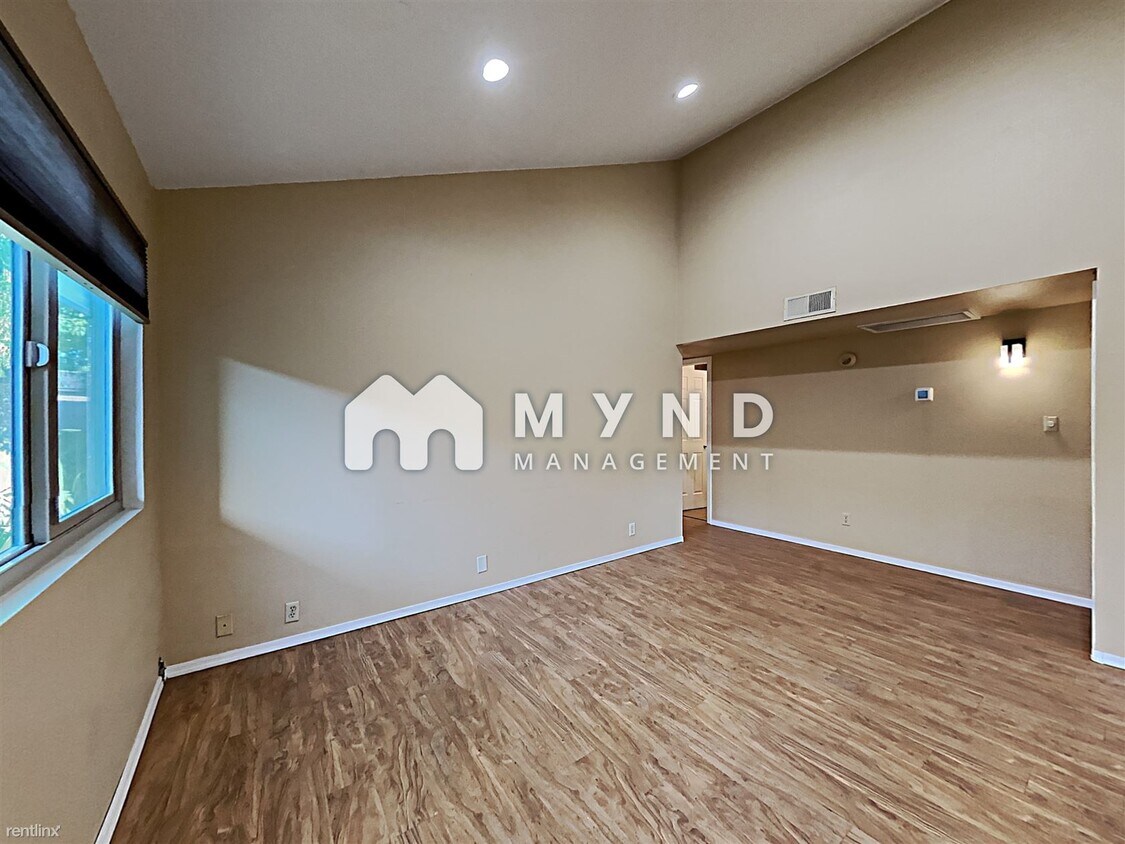 Building Photo - 911 S Casitas Dr