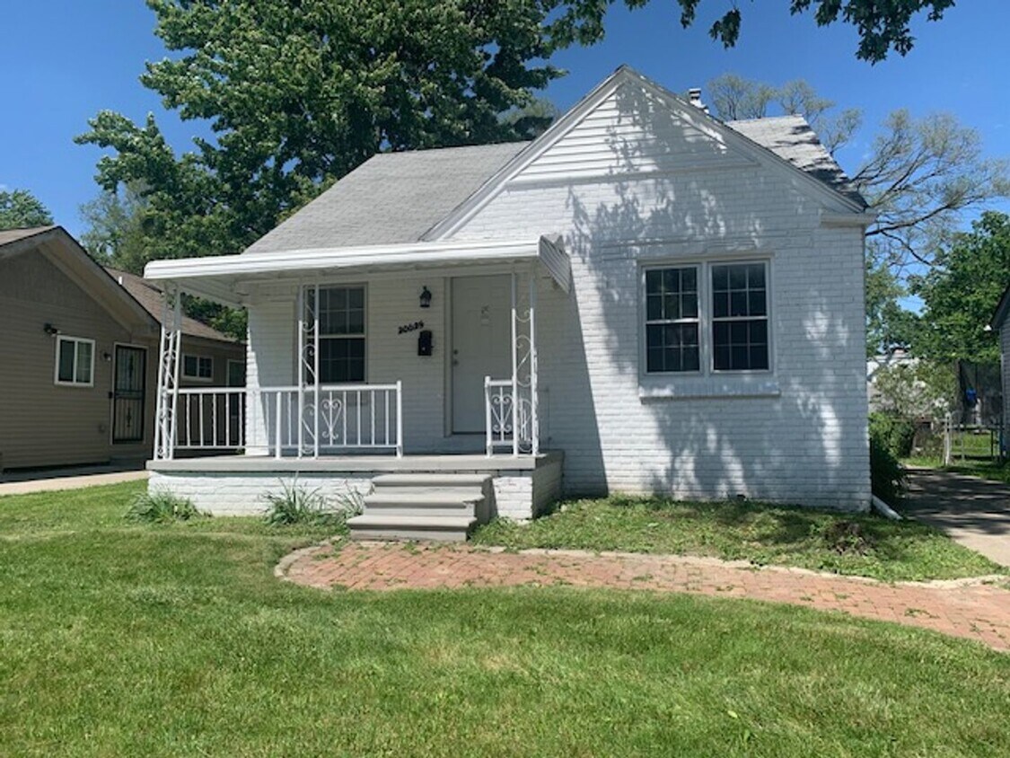 Primary Photo - 20625 Kenosha St