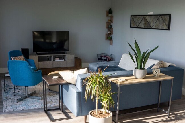 Building Photo - Modern Charm in the Country - Available Un...