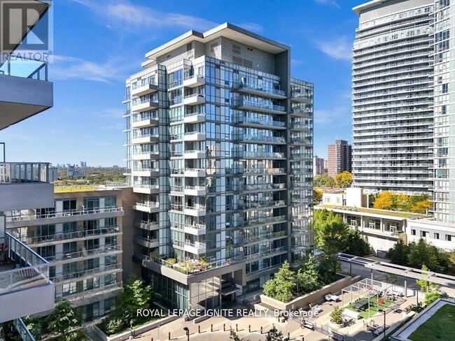 Building Photo - 52 Forest Manor Rd