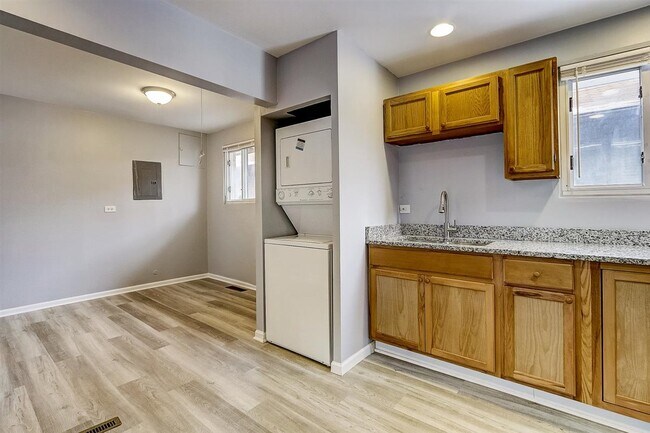 Building Photo - 9838 S Van Vlissingen Rd