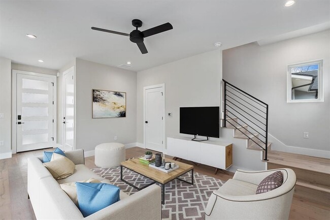 Foto del edificio - 5200 Grover Ave