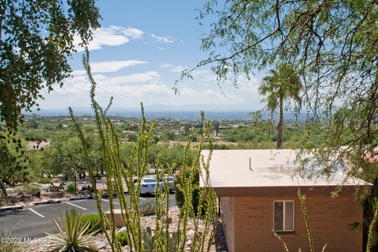 Foto principal - 5251 E Mission Hill Dr