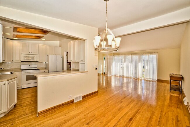 Foto del edificio - 612 Fairway Dr