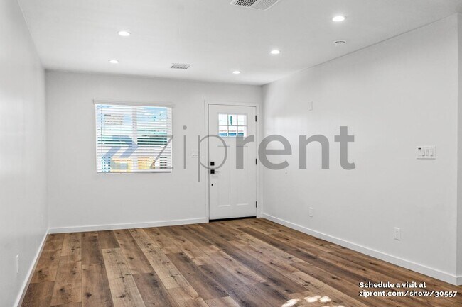Building Photo - 15312 Binney St
