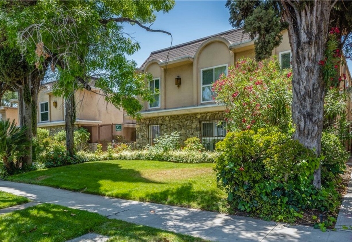 Primary Photo - 5333 Agnes Ave