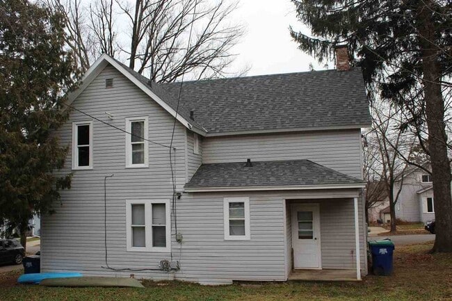 Building Photo - 204 S 6th Ave
