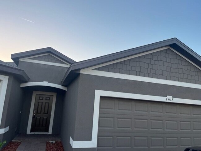 Building Photo - 7438 Tourmaline Dr