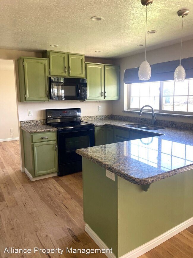 Building Photo - 3 br, 2 bath House - 4125 S 5500 W