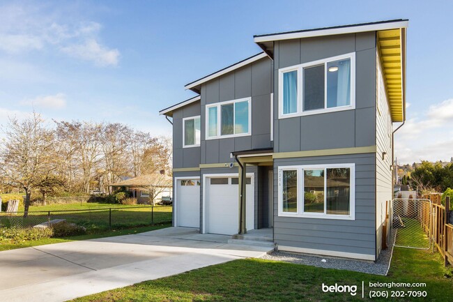 Building Photo - 2206 Talbot Rd S