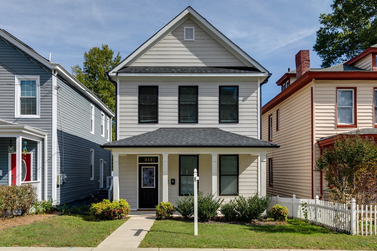 Foto principal - 313 W 26th St