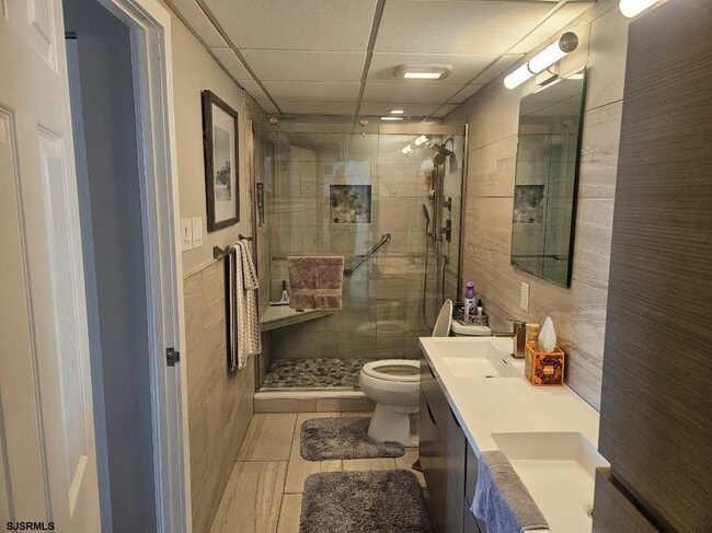 Foto del edificio - 100 S Berkley Square