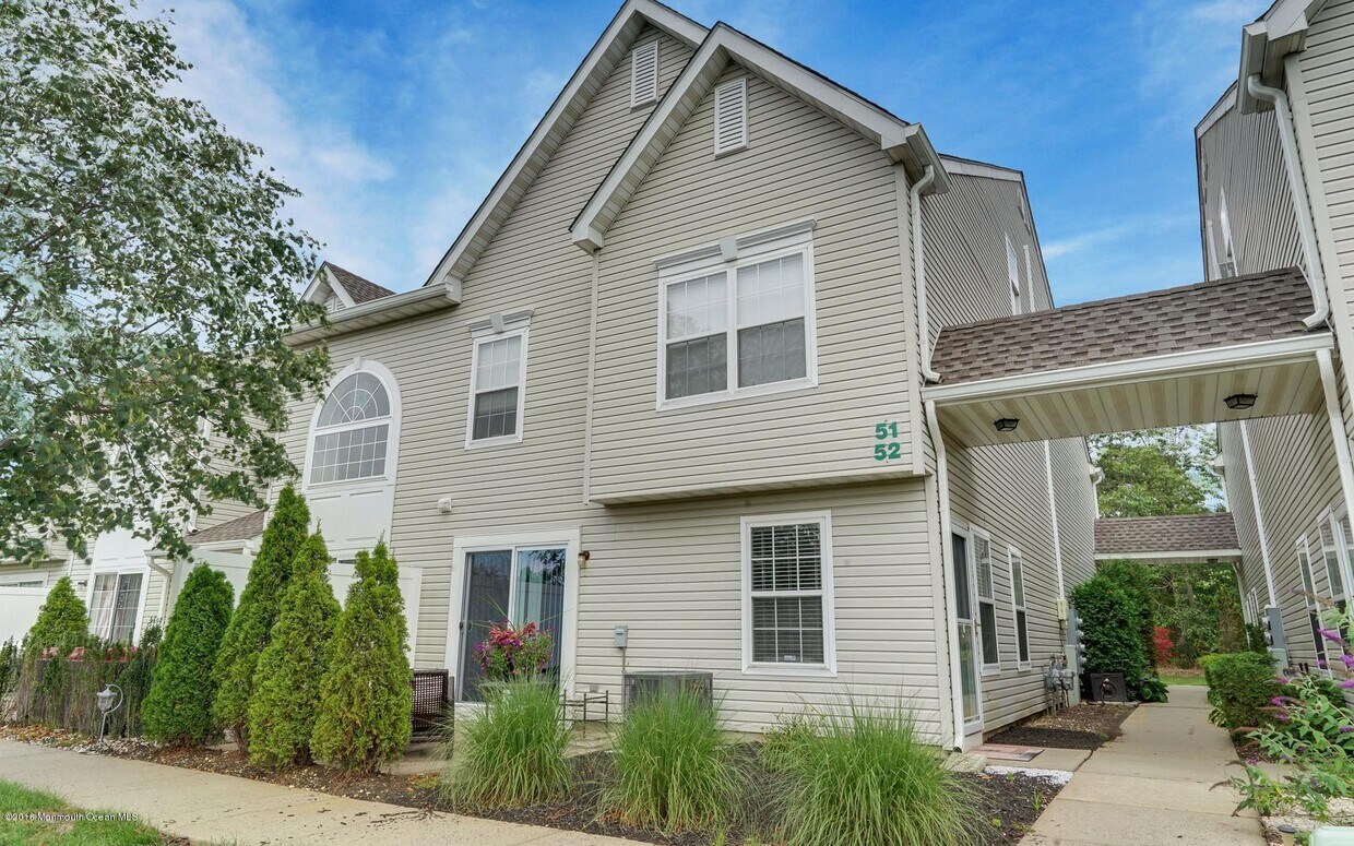 51 Richmond Ct, Tinton Falls, NJ 07712 Condo for Rent in Tinton Falls