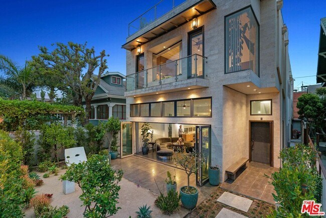 Foto del edificio - 24 Clubhouse Ave