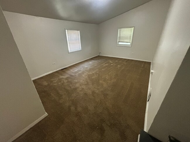 Building Photo - 805 Hazard Ave