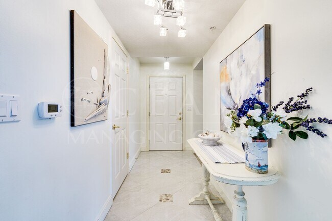 Foto del edificio - Experience coastal living at its finest in...