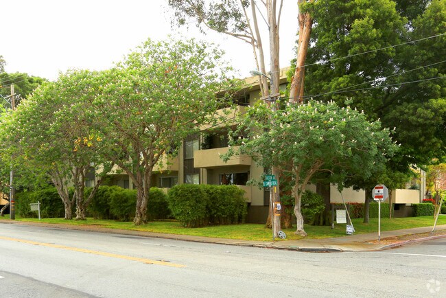 Building Photo - 1501 Ralston Ave