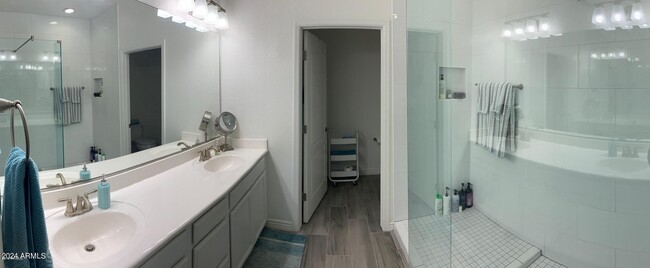 Building Photo - 2425 W Bronco Butte Trl