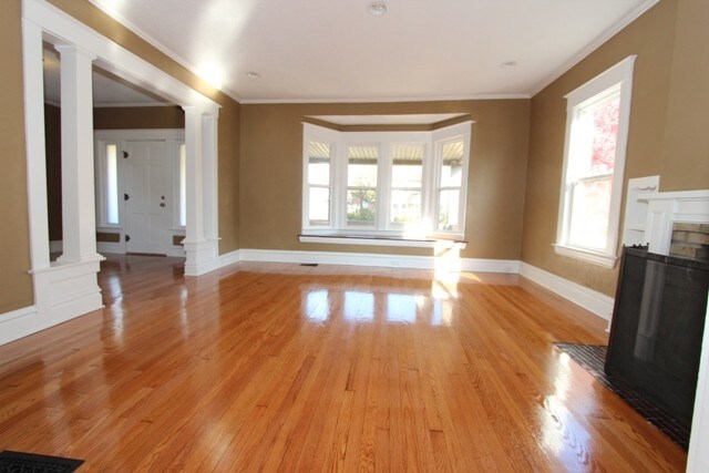 Foto del edificio - 1054 Sibley St NW