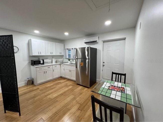 Foto del edificio - 6818 Eden Ln