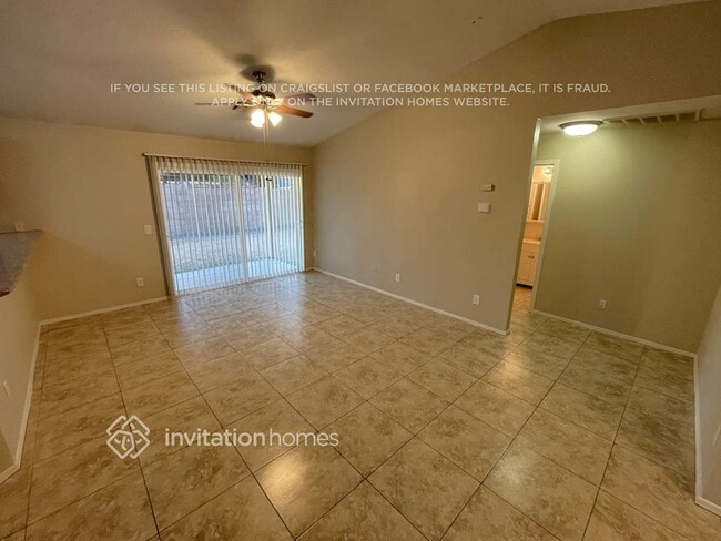 Foto del edificio - 8425 W Coronado Rd