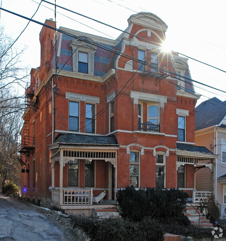 Foto del edificio - 2218-2220 Kemper Ln