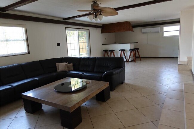 Foto del edificio - 3713 Benson Ave N