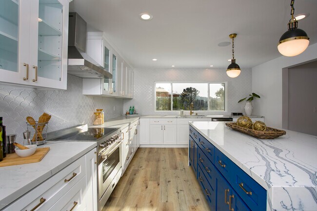 Building Photo - 32107 Beachview Ln