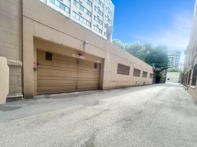 Building Photo - 30 E Division St