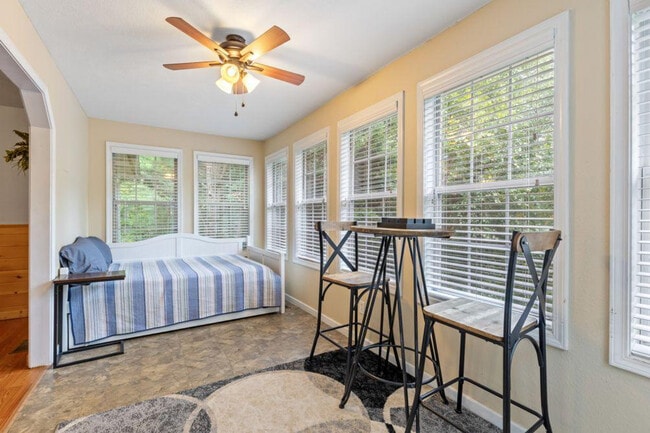 Building Photo - 3230 Cove Creek Way