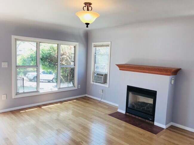Building Photo - 3842 W Avenue 41
