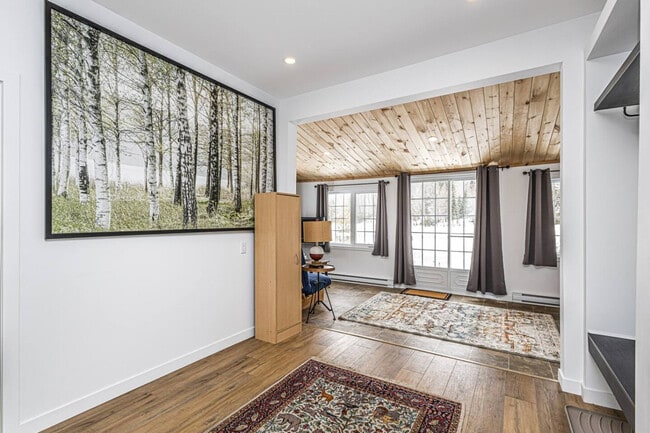 Building Photo - 68 Chem. du Lac Achigan