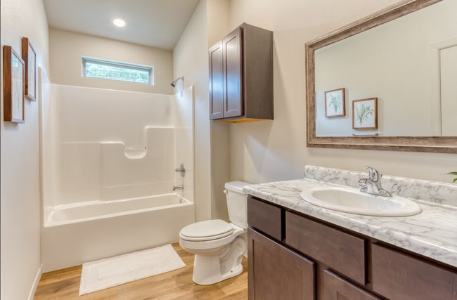 Building Photo - 402 Lincoln Ln